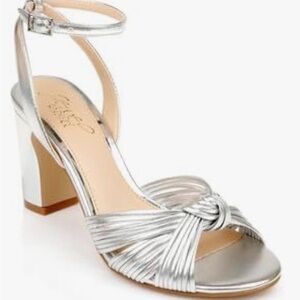 Jewel Badgley Mischka Silver Knotted Sandals